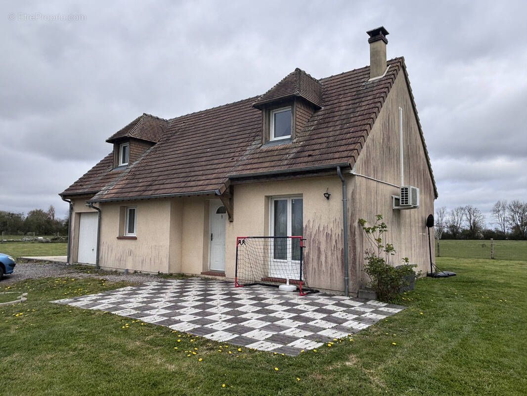 Maison à NEUVILLE-SUR-TOUQUES