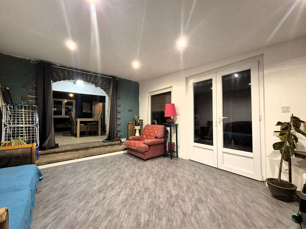 Maison à COURRIERES