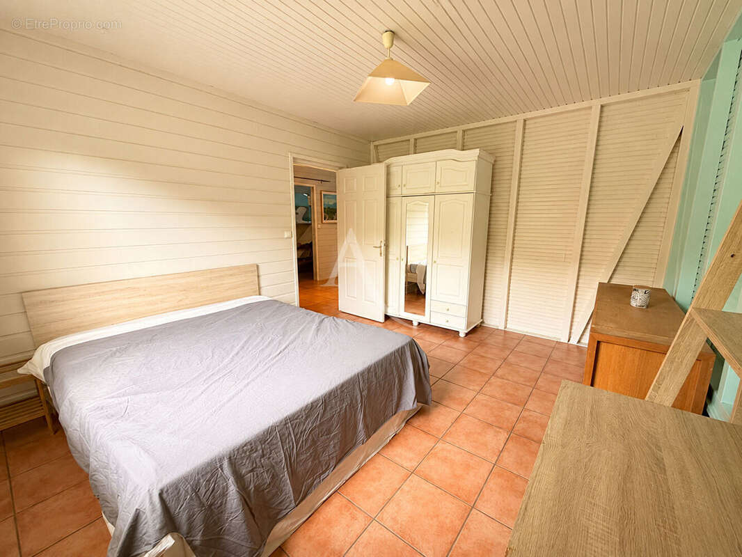 Villa quatre chambres avec piscine et environnement paisible sur les hauteurs de Fort de France - photo 6