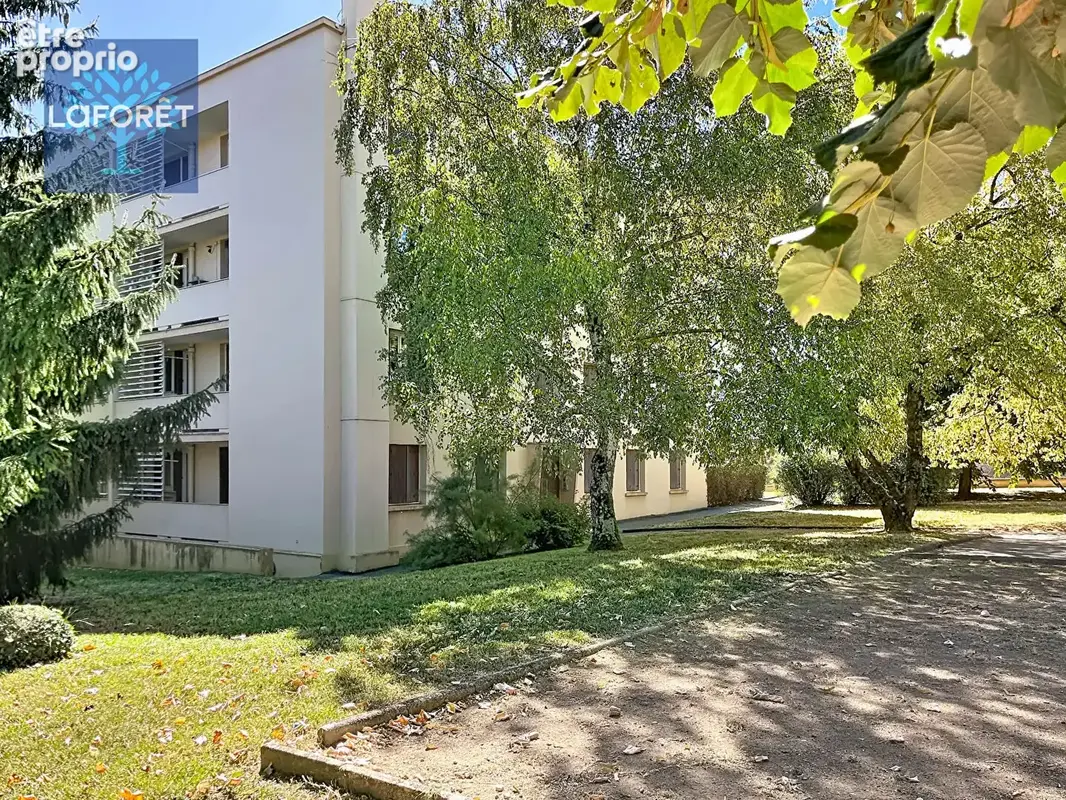 Appartement Saint Genis Laval 4 pièce(s) 65.7 m2 - photo 11