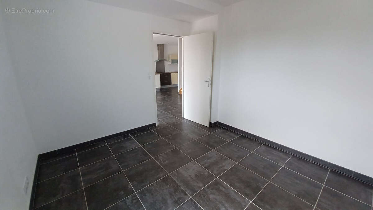 Maison à LE RELECQ-KERHUON