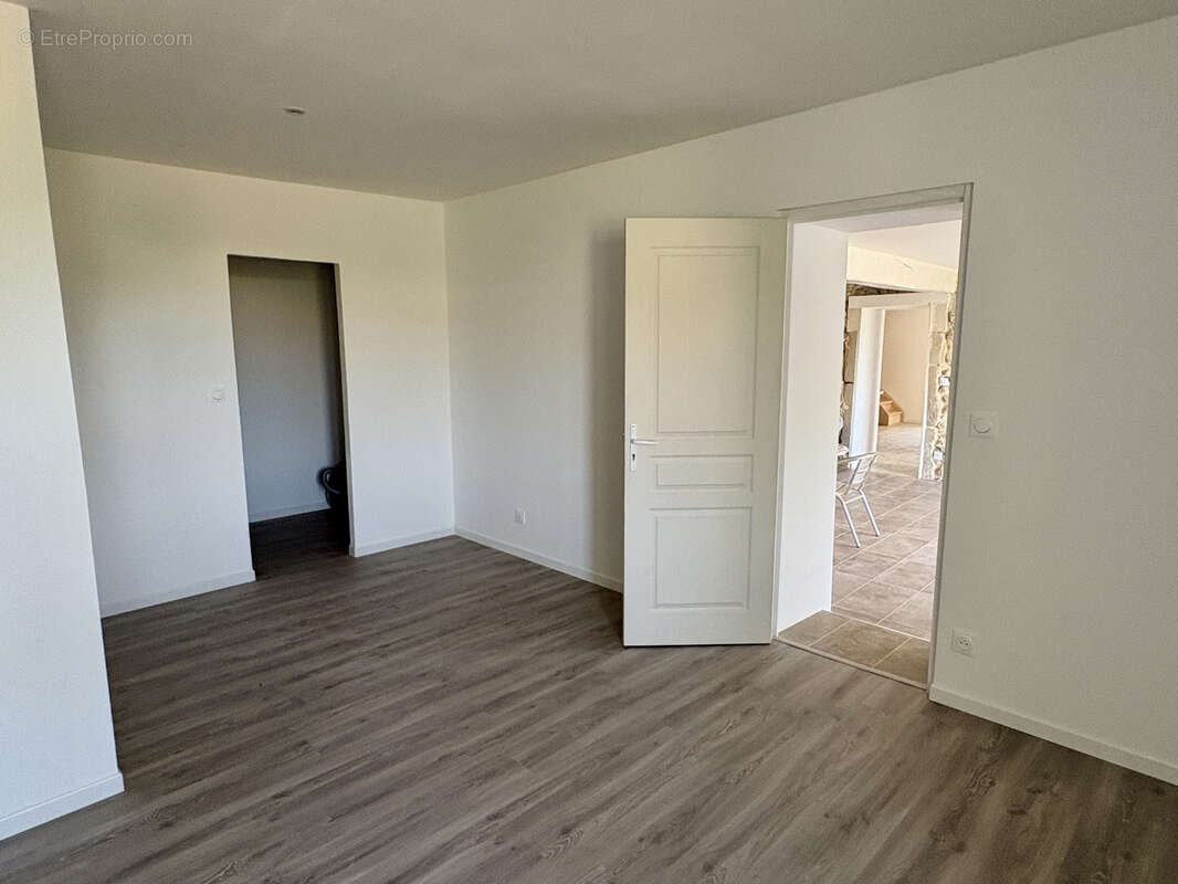 Maison à PUJOLS-SUR-CIRON