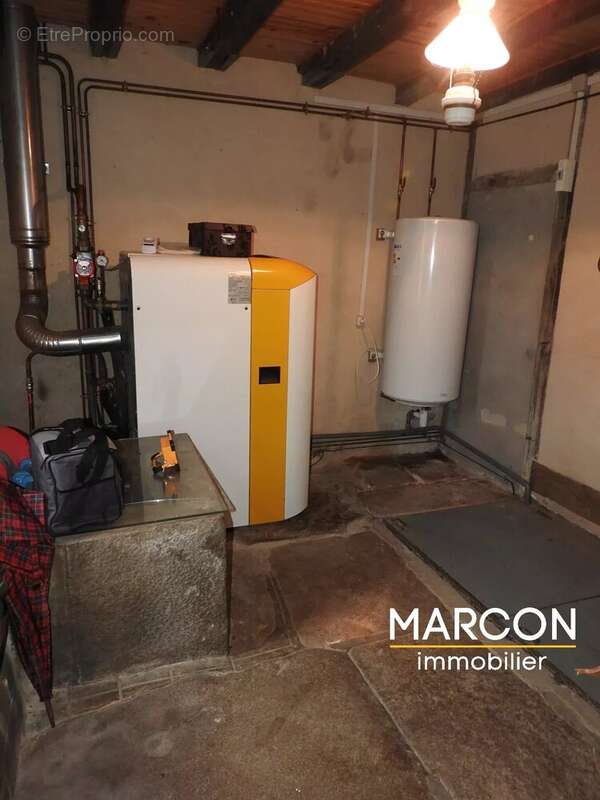 Maison à SAINT-PIERRE-BELLEVUE