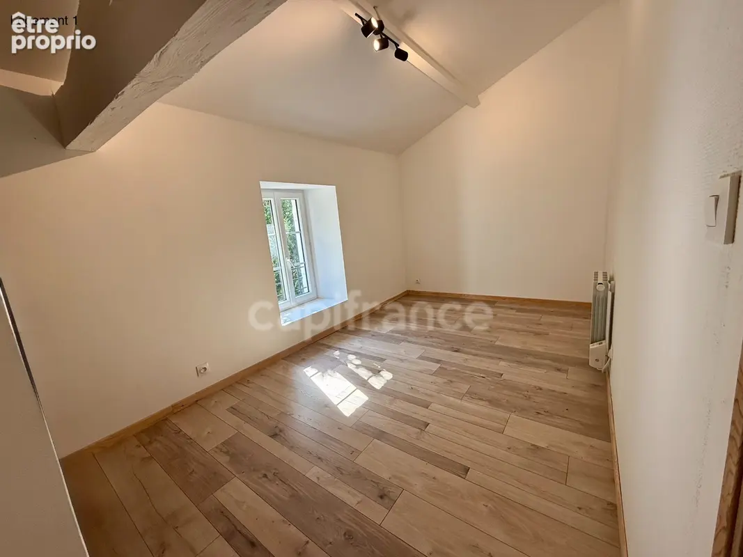 Maison avec deux logements indépendants : une opportunité rare pour habiter, investir ou réunir plusieurs générations - photo 6