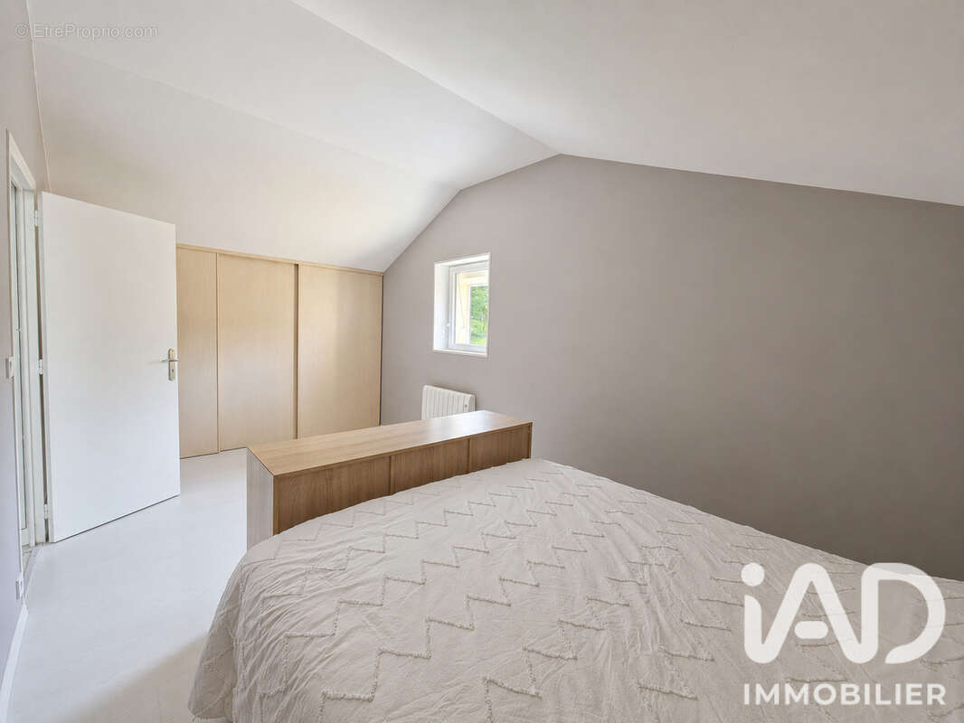 Maison 105 m² à Saint-Cernin-De-Larche  - photo 9
