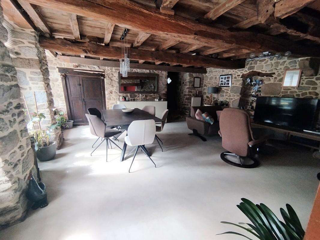 Maison à MONCONTOUR