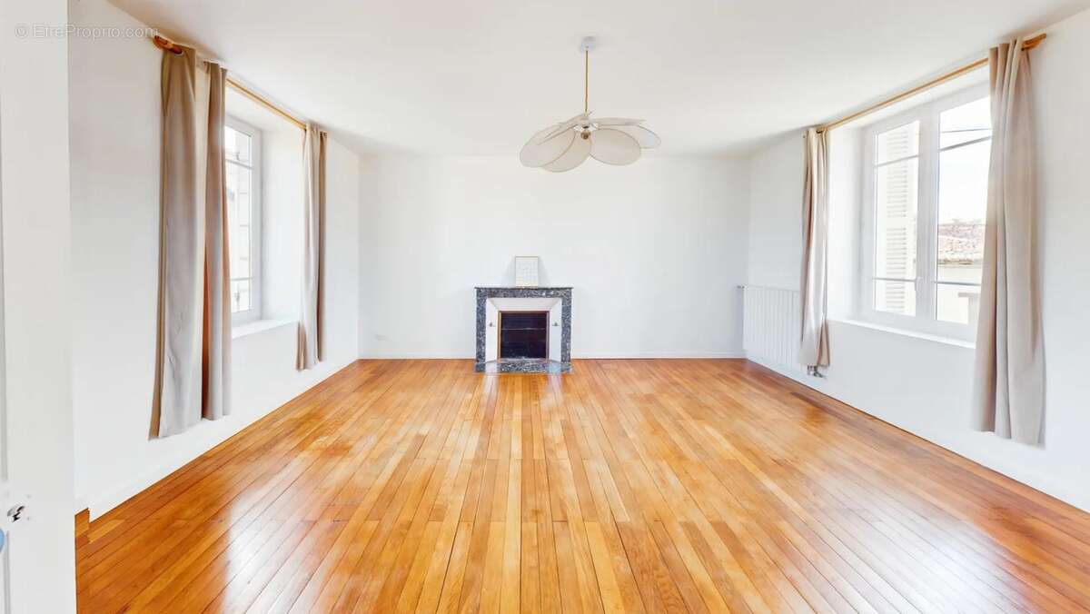 Maison à NEUVILLE-DE-POITOU