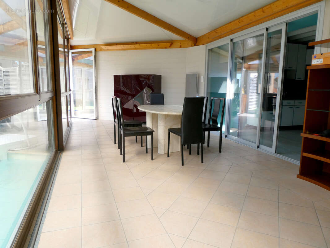 Maison à SAINT-LAURENT-DE-CHAMOUSSET