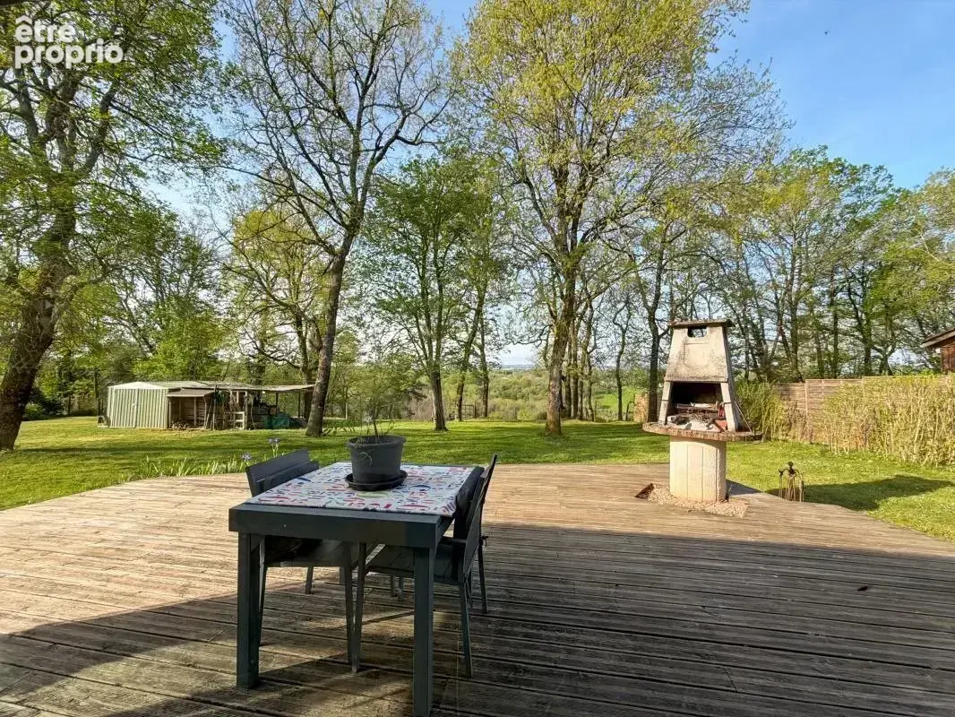  Ensemble immobilier avec maison périgourdine et deux gîtes – Vue panoramique – Terrain 4 091 m²  - photo 8