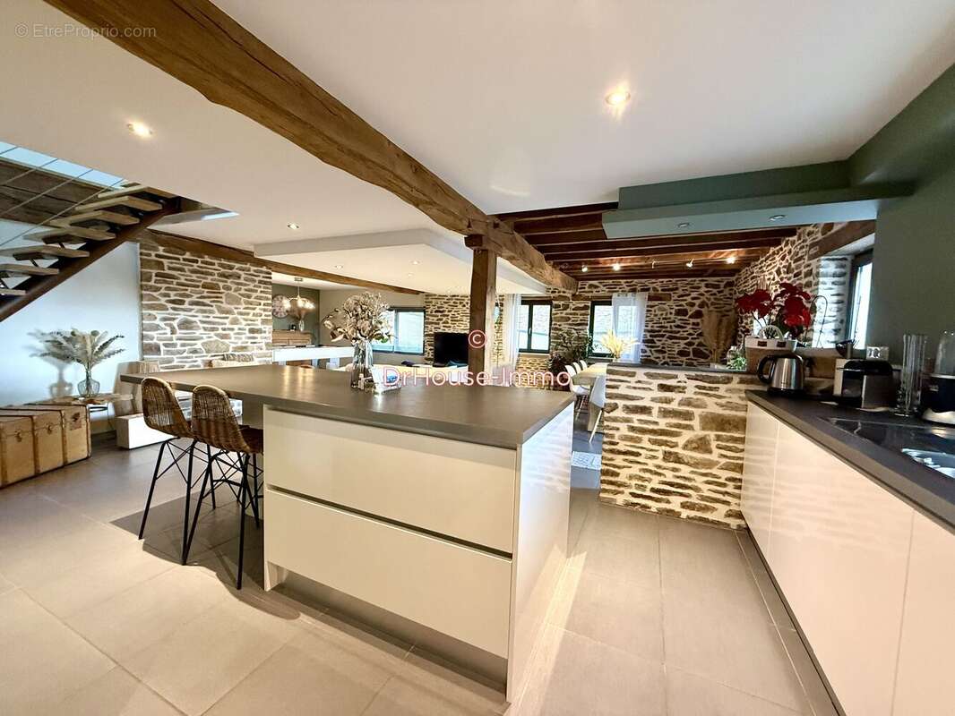 Maison à SAINT-HILAIRE-PEYROUX