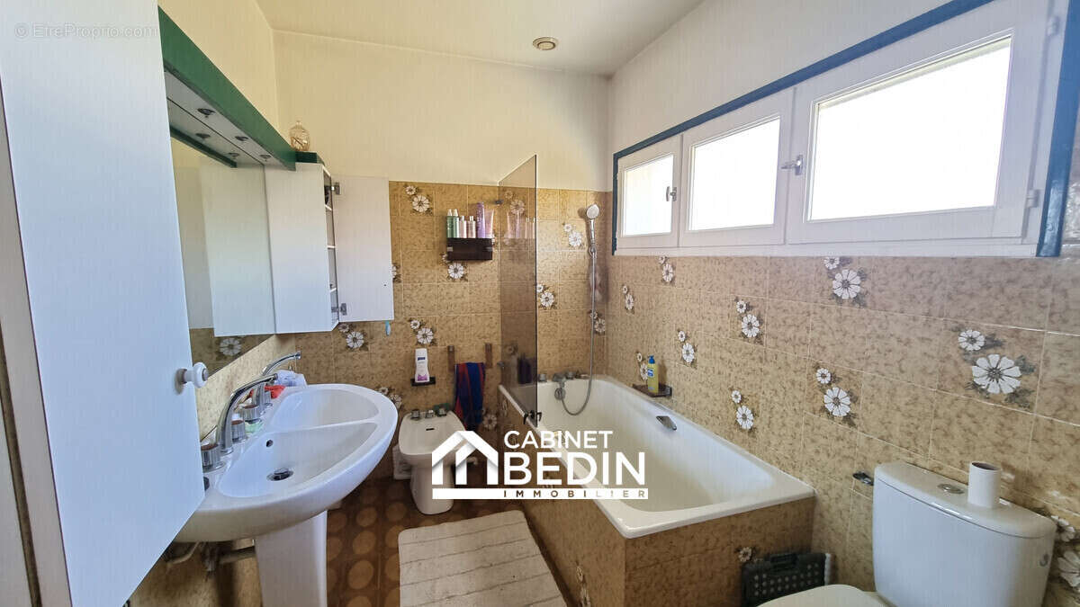 Maison 128 m² à Saugnac-Et-Cambran  - photo 8