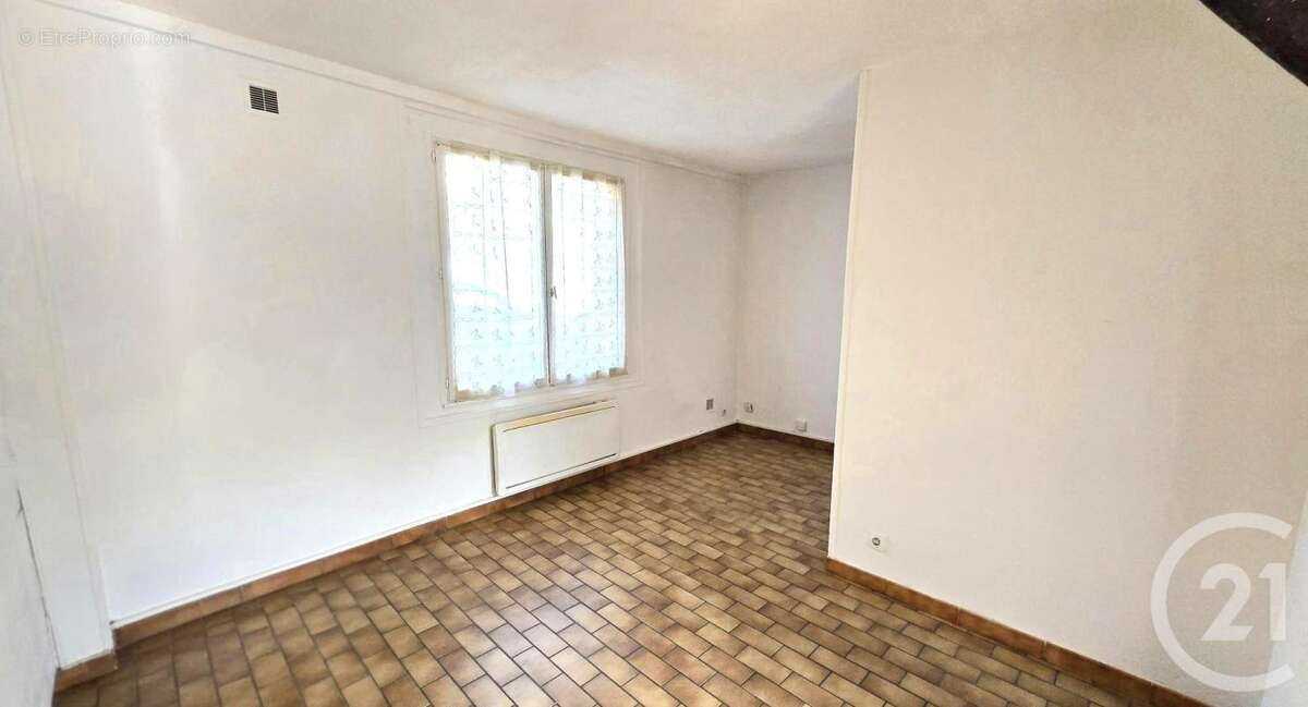 Appartement 16 m² à Pont-Sainte-Maxence  - photo 4