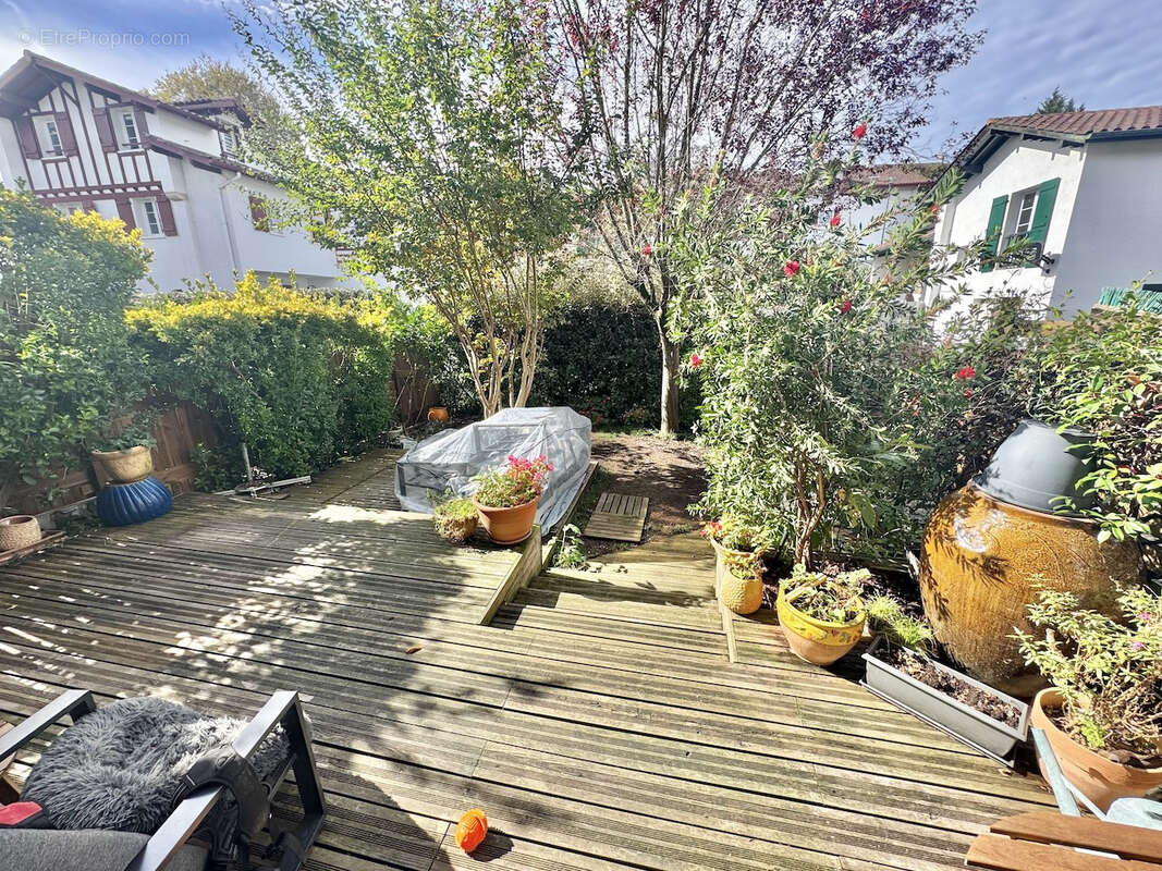 Maison à LARRESSORE