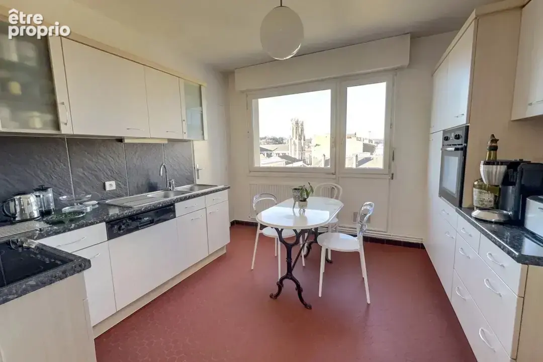 Nancy / gare f5 de 130m2 avec terrasse + balcon + ascenseur + 2 parkings sous-sol + cave - photo 3