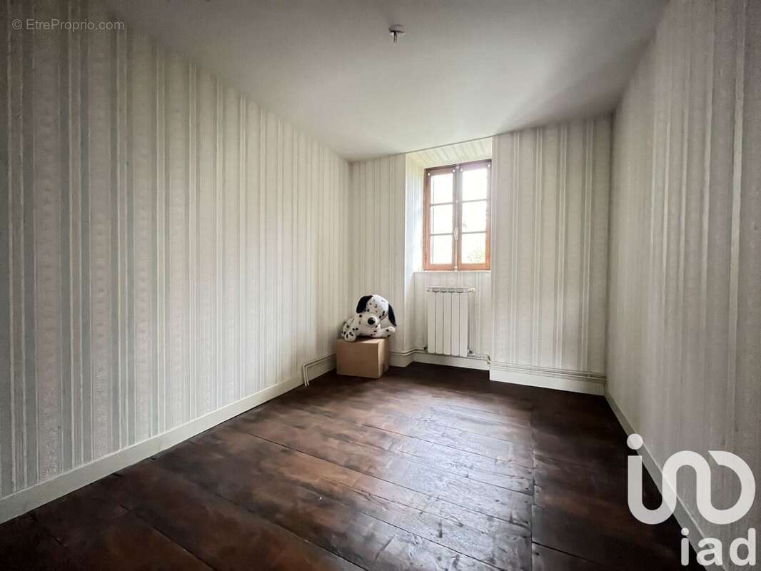 Maison 90 m² à Magnat-L'etrange  - photo 8