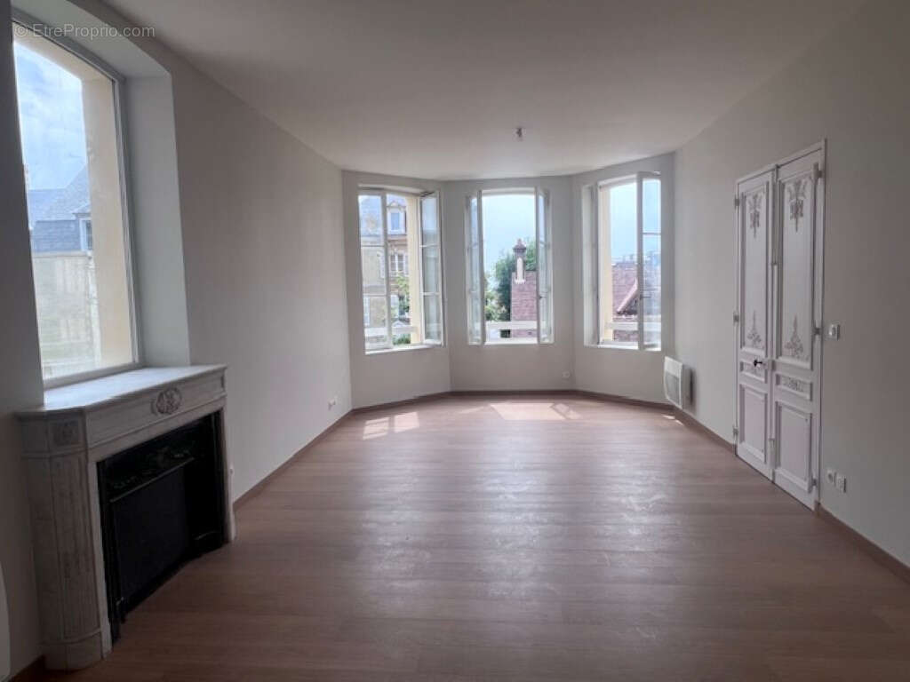 Appartement à TROUVILLE-SUR-MER