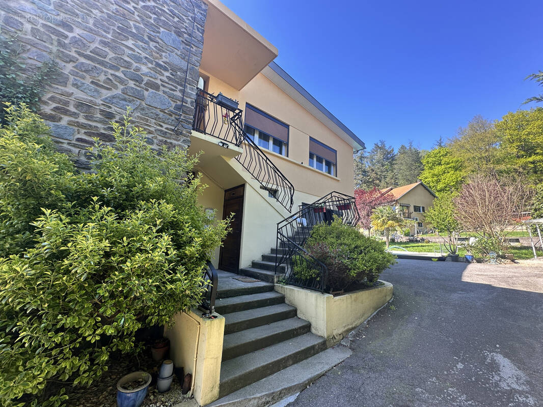 Maison à DECAZEVILLE