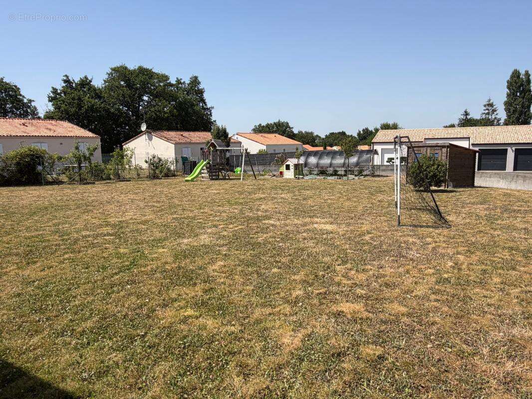 Chateau guibert (85) - la mainborgere - villa de plain pied 2020/4 chambres avec garage sur 1353m² clos - photo 17