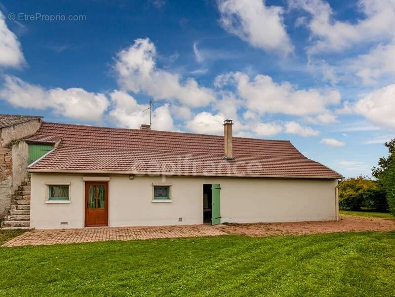 Maison à SASSENAY