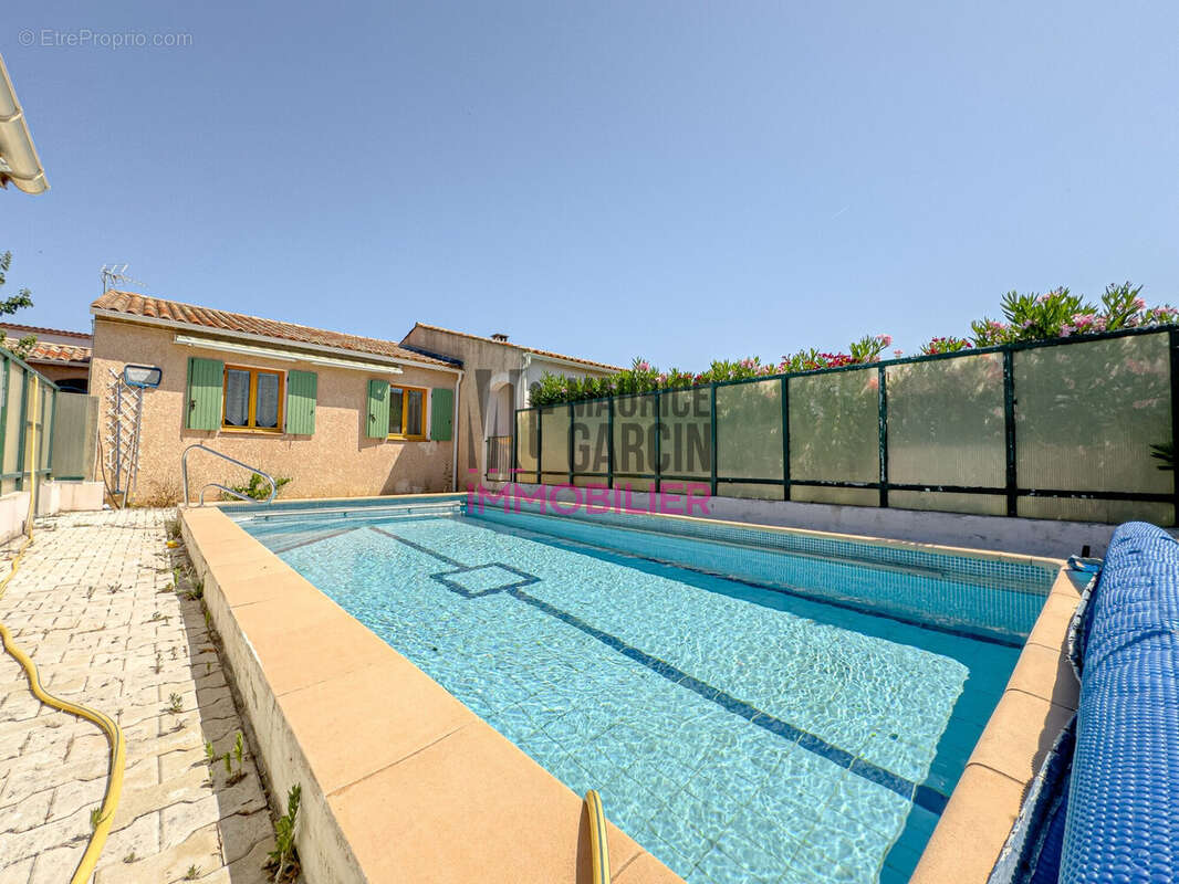 ACHAT VENTE MAISON PLAIN PIED 3 CHAMBRES MOLLEGES ALPILLES PISCINE JARDIN MAURICE GARCIN FLORENE TOLEDO - Maison à MOLLEGES