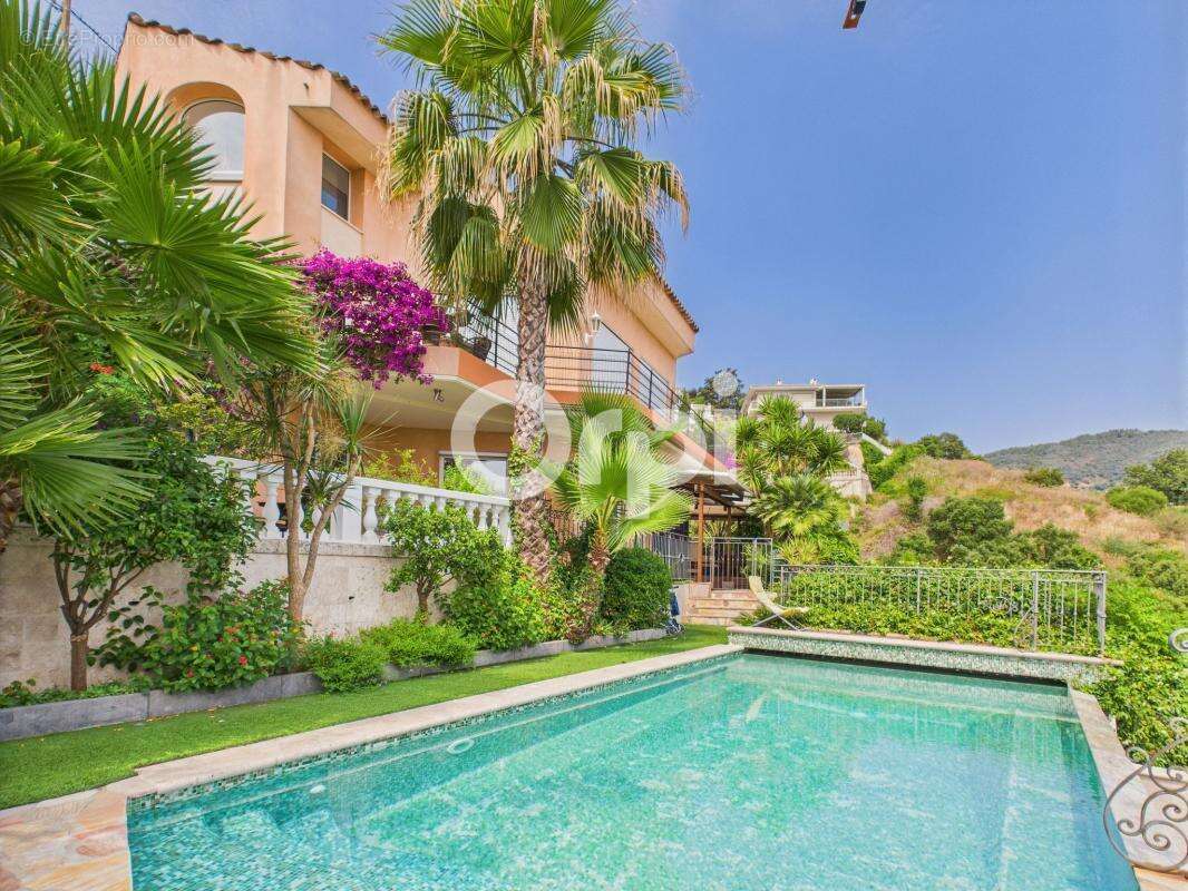 Maison à MANDELIEU-LA-NAPOULE