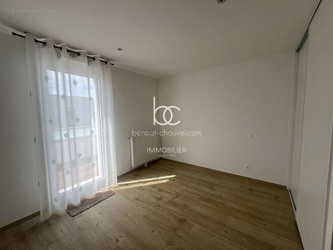 VENTE Appartement de Standing SARZEAU Centre  4 Chambres  Terrasse Sud  Garage Double  56370 - photo 5
