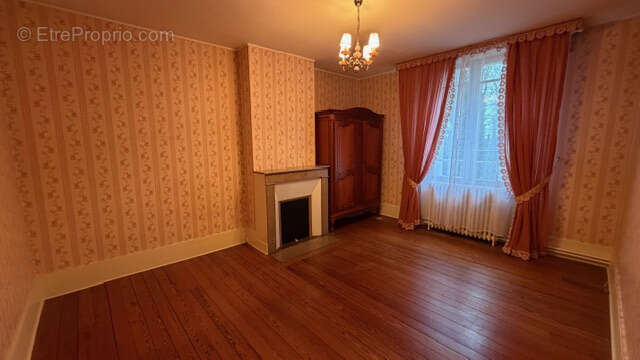 Maison bourgeoise avec sous-sol total   fort potentiel à exploiter - photo 12