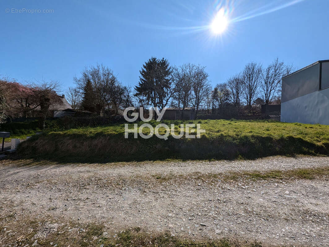 Terrain à CHATEAU-GONTIER
