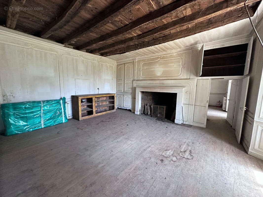 Maison à LACROIX-BARREZ