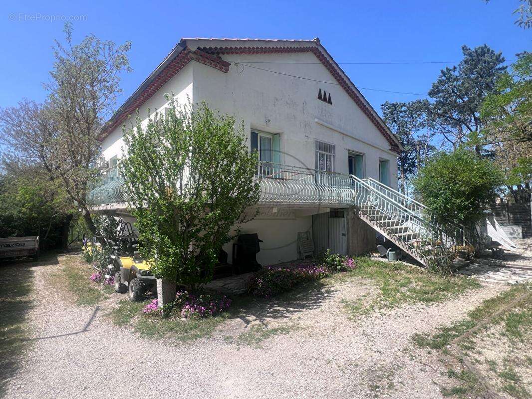 Maison à BARJAC