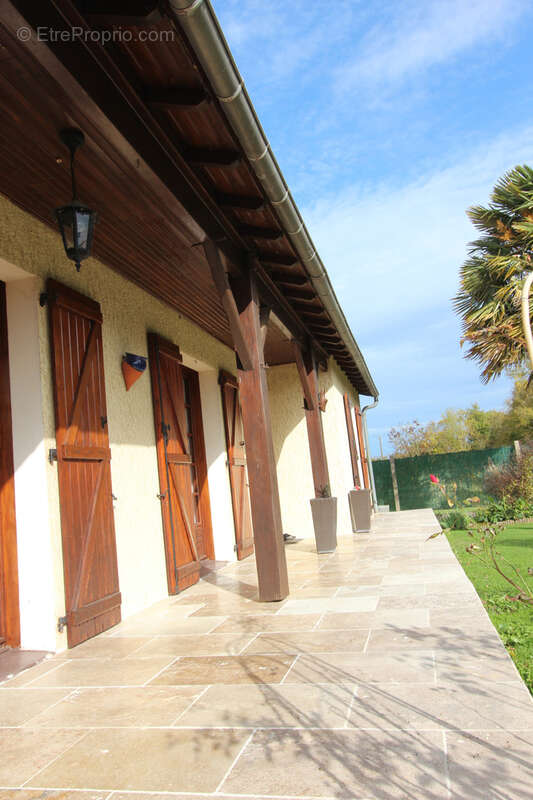 Maison à SAINT-MARTIN-DE-BERNEGOUE