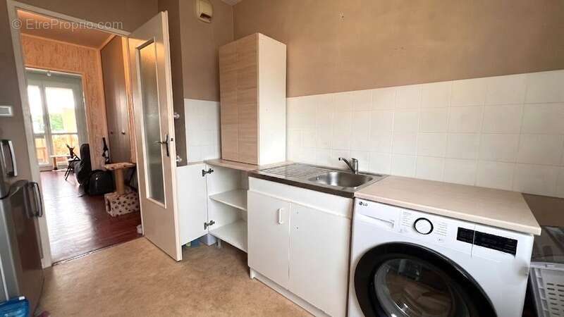 Dpt Finistère (29), A vendre QUIMPER Ouest, Appartement dernier étage de type 2 de 49 m² habitable avec  balcon - Cave - photo 3