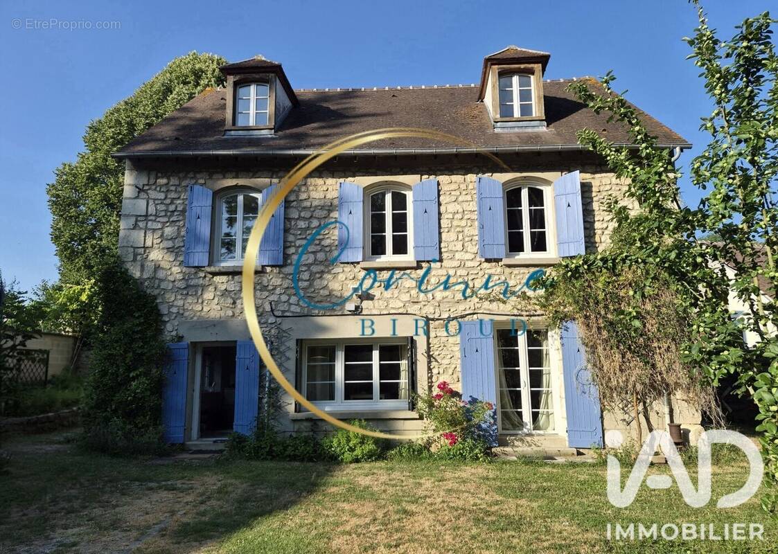 Photo 1 - Maison à VALLANGOUJARD