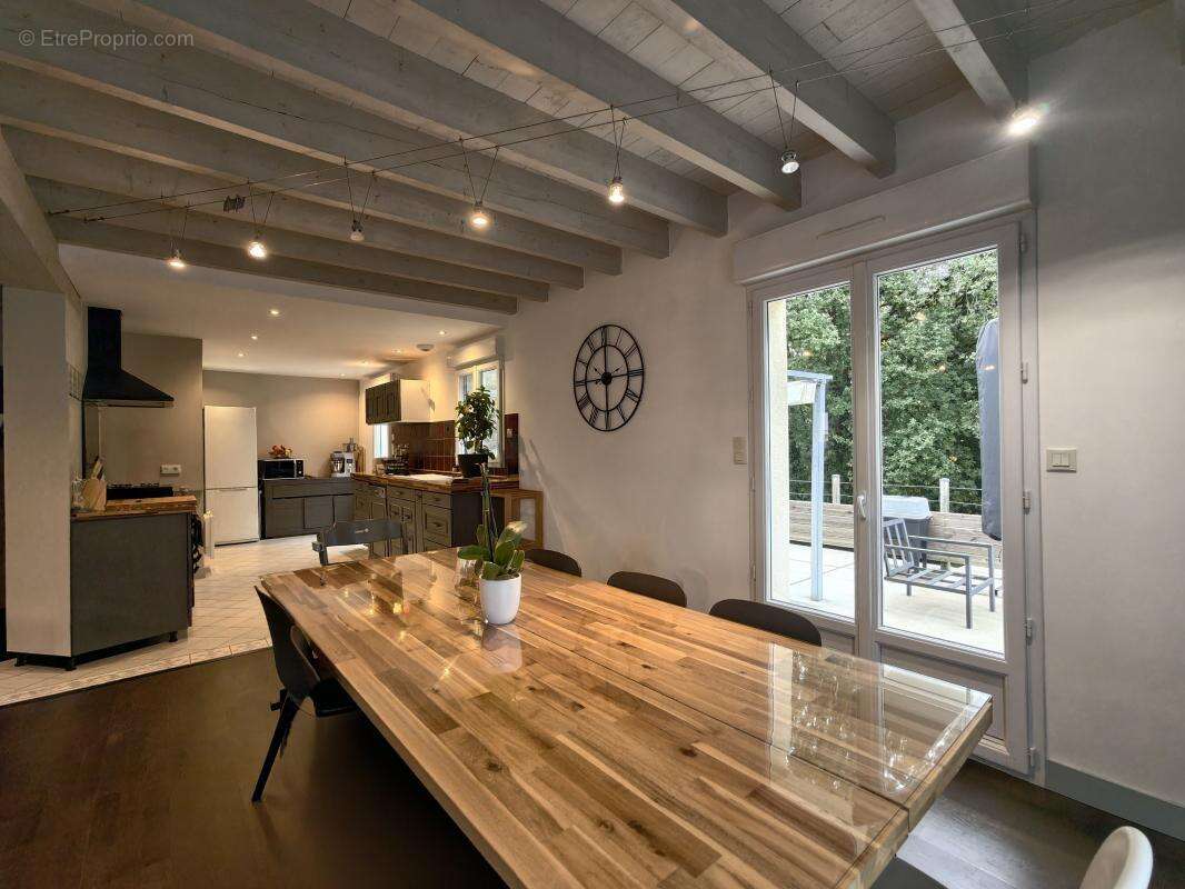 Maison à NEUILLE-PONT-PIERRE