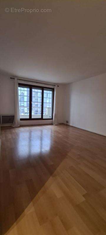 Appartement à CHARENTON-LE-PONT