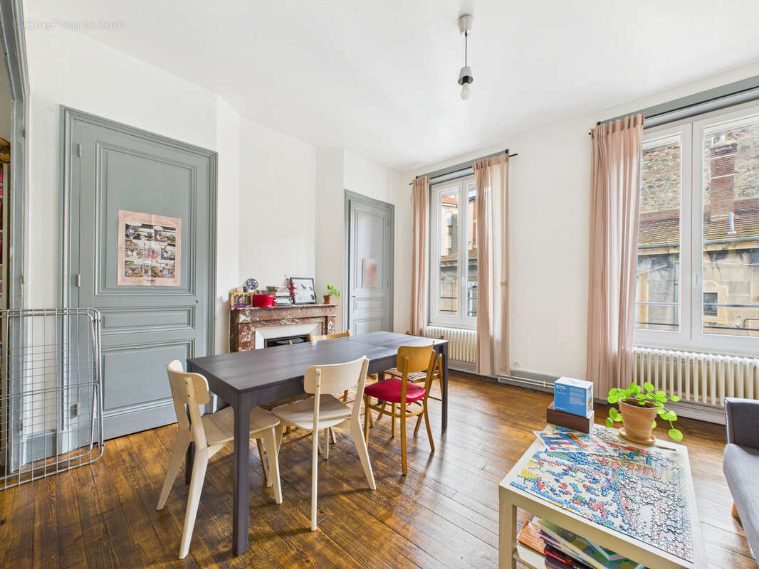 Appartement à SAINT-ETIENNE