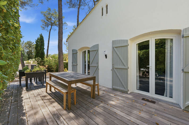 Maison de charme rénovée avec piscine Diffazur, au cœur d’un écrin de verdure sans vis-à-vis - photo 4