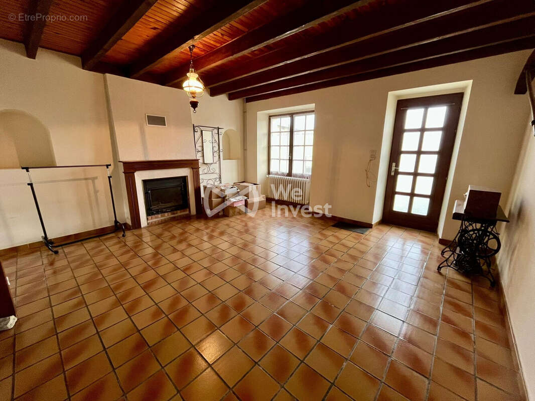 Maison à VERNOUX-EN-GATINE