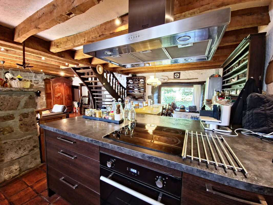 Maison à SAINT-CIRGUES-DE-JORDANNE