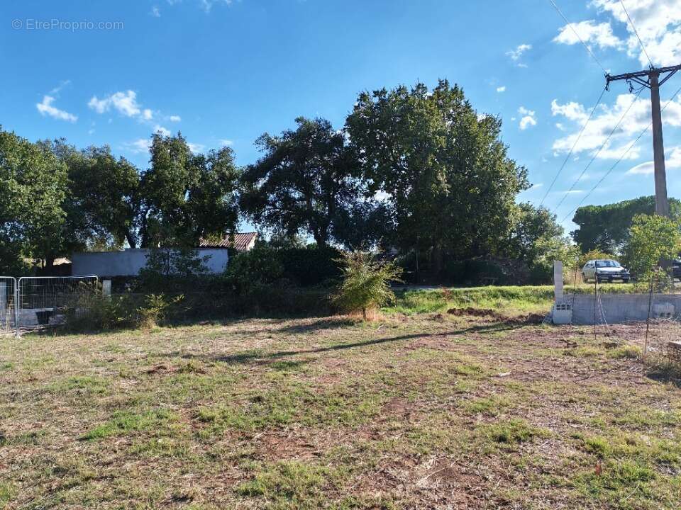 Terrain à LE CANNET-DES-MAURES