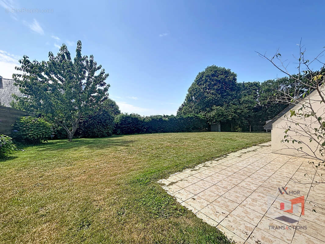 LANNION : Maison avec jardin, quartier calme et recherché - photo 10