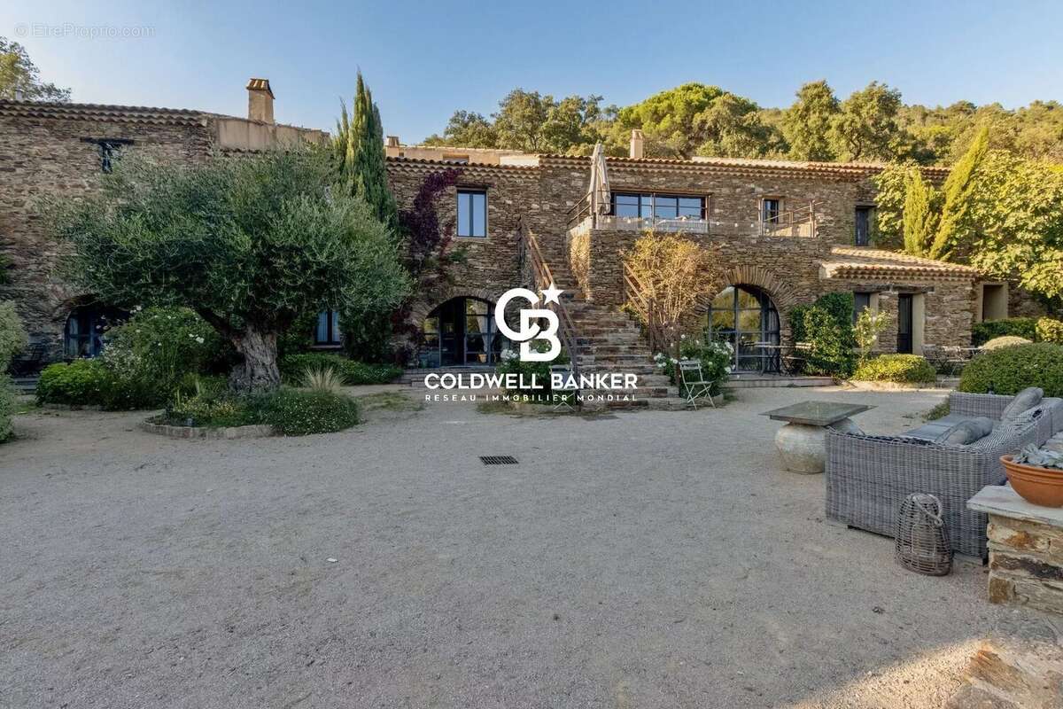 Maison à LA GARDE-FREINET