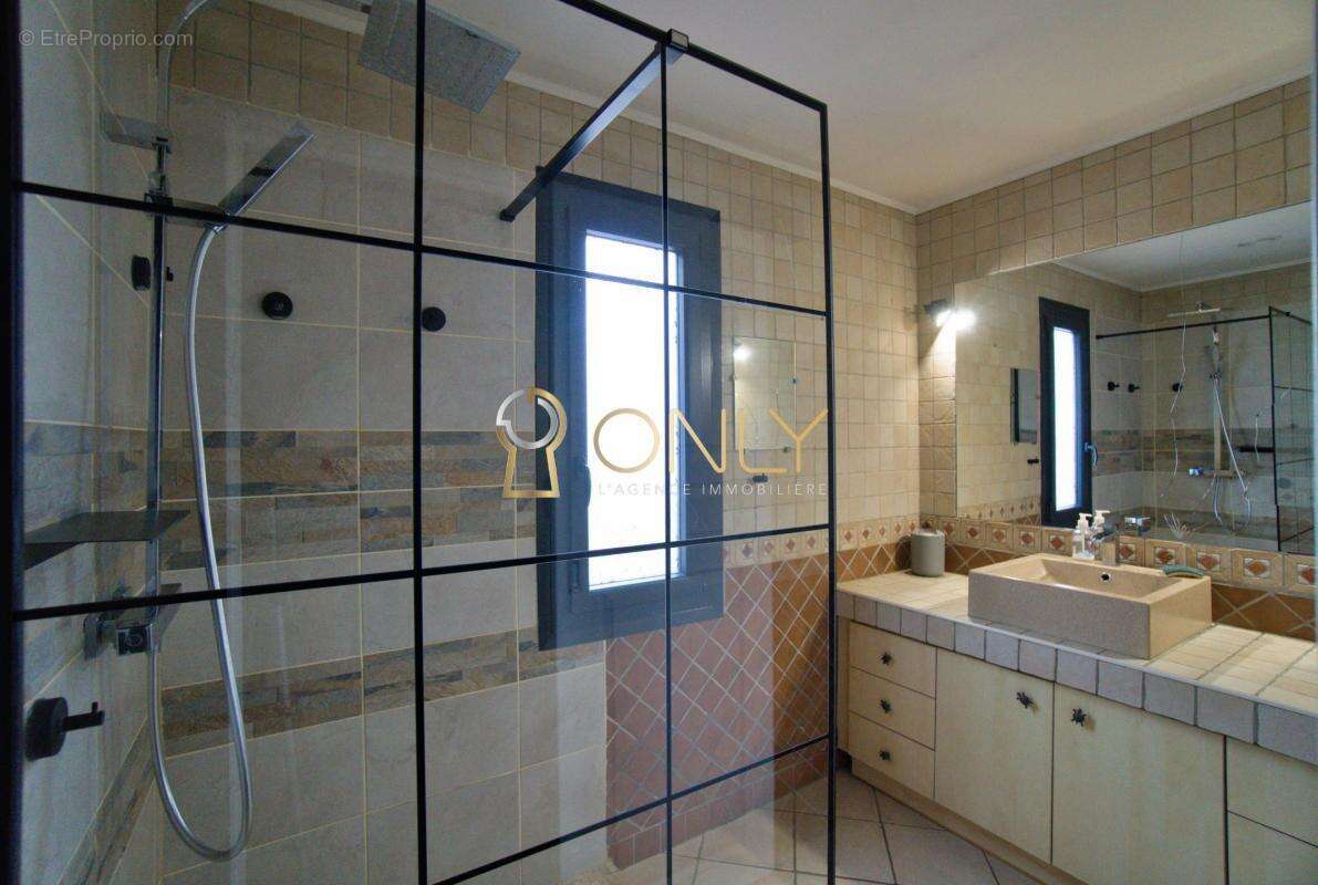 Maison à JASSANS-RIOTTIER