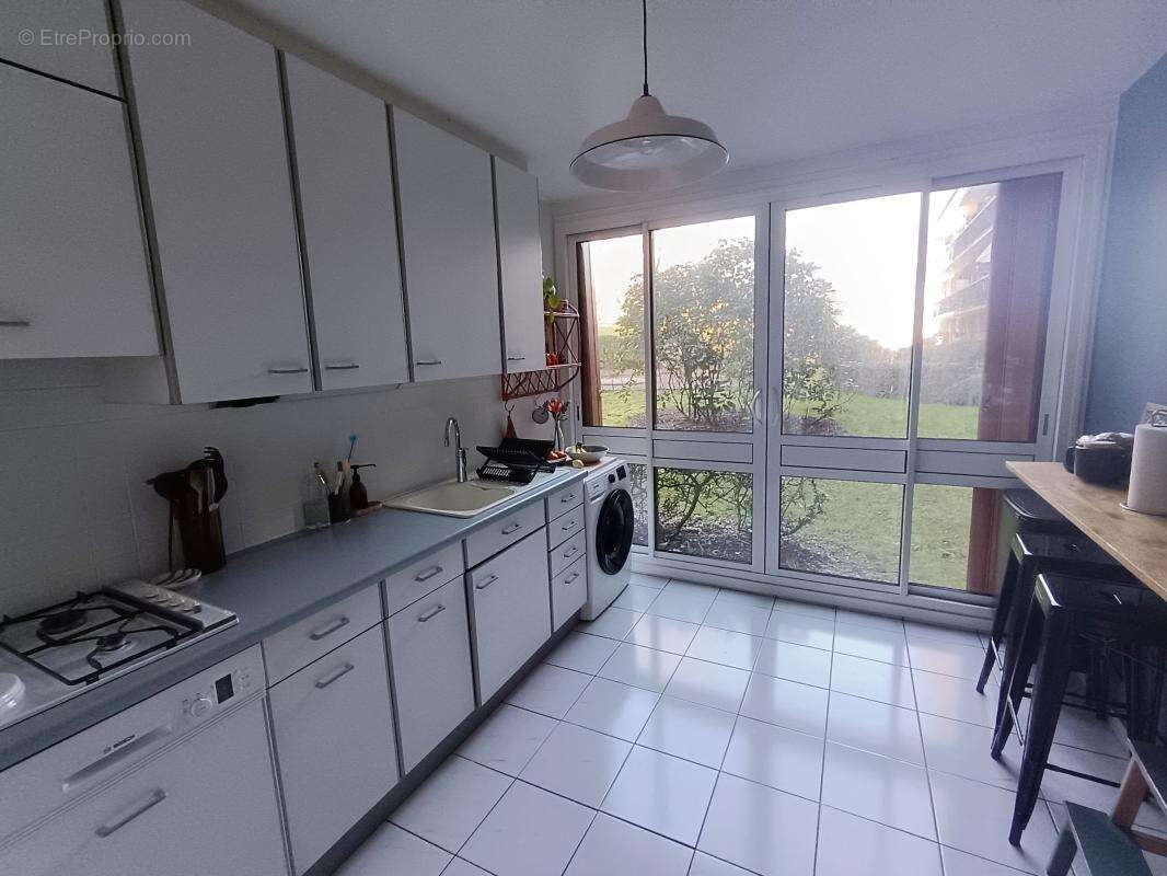 Appartement à FONTENAY-LE-FLEURY