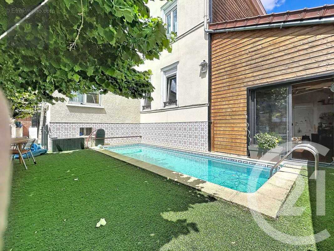 Maison 331 m² à Troyes  - photo 3