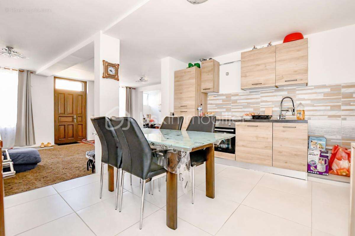 Maison - 5 pièces - 163 m² - photo 3