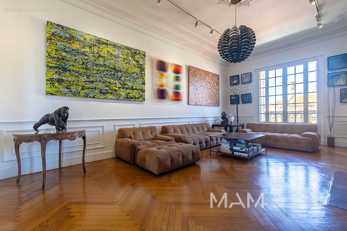 Appartement à MARSEILLE-6E