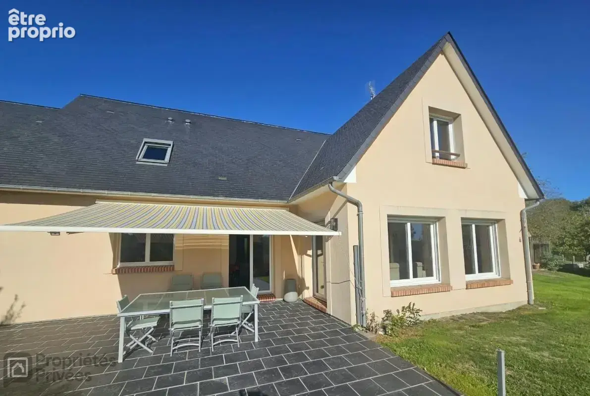 Maison à EQUEMAUVILLE