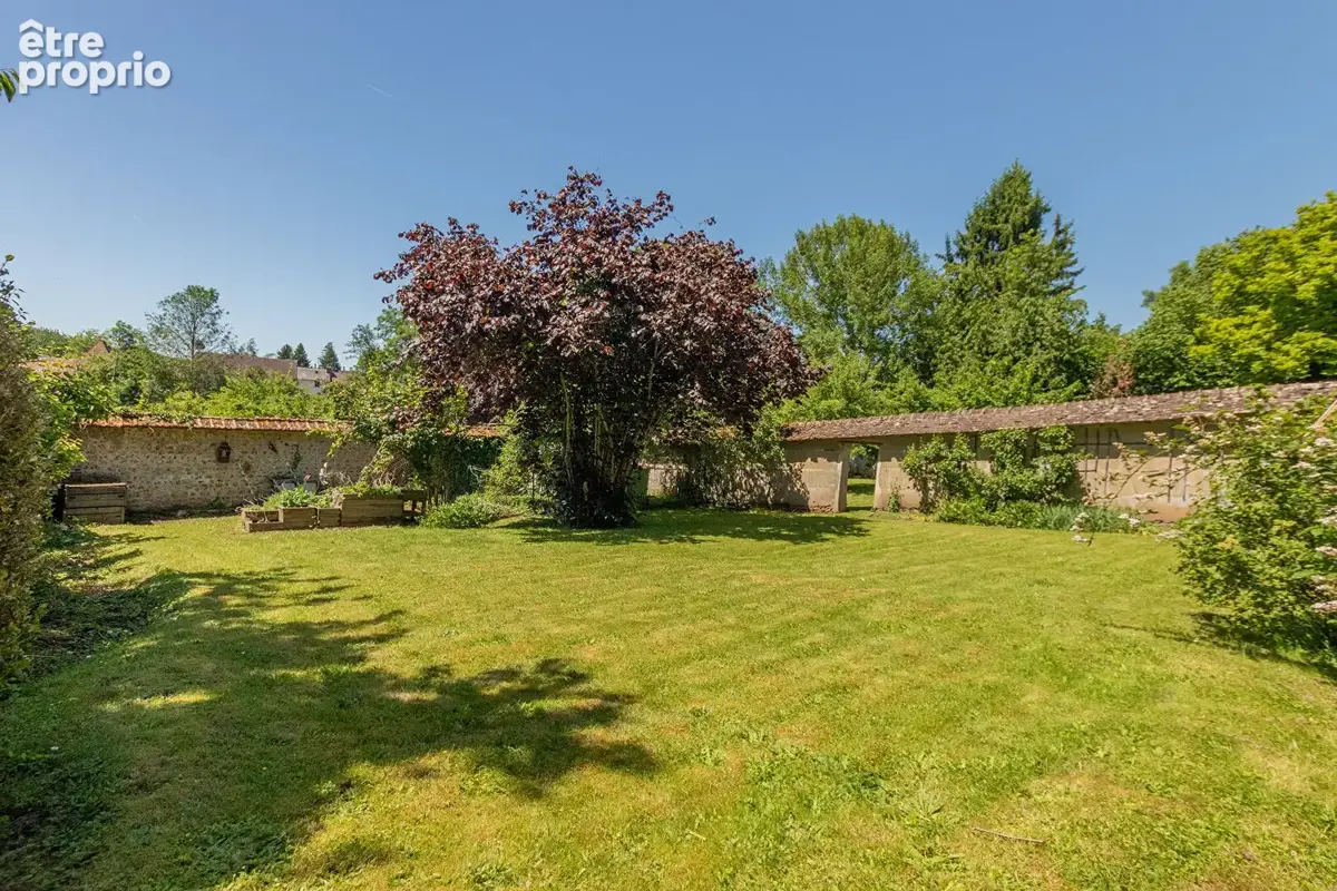 Maison LA NEUVE LYRE - 225 m² - 8 chambres - photo 3