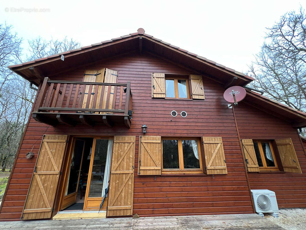 Maison à LACHAPELLE-AUZAC